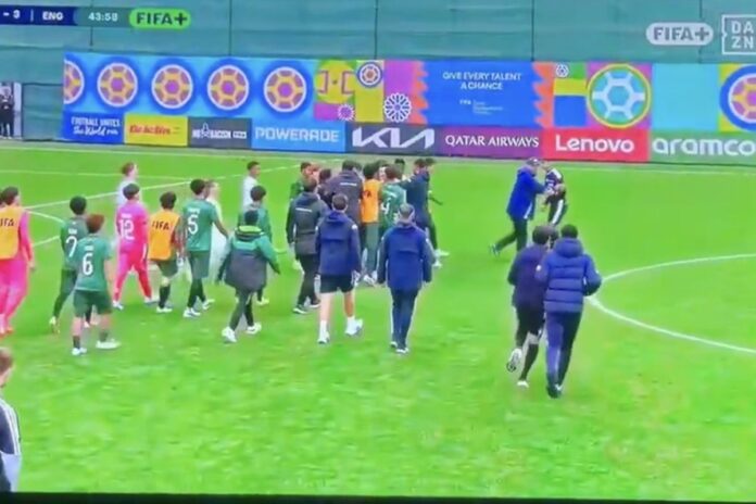 Sporni penal i protesti na utakmici Engleske i Bolivije U15 u Bakuu