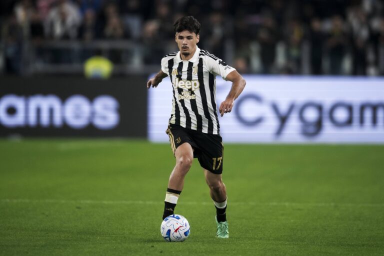 Kerim Alajbegović na klupi Juventusa tokom utakmice