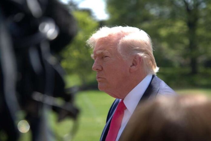 Demonstranti prekidaju Trumpov skup u Ohiju zbog slučaja Epstein