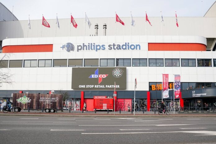 Stadion u Eindhovenu tokom olujnih vremenskih uslova uoči derbija PSV-a i Feyenoorda