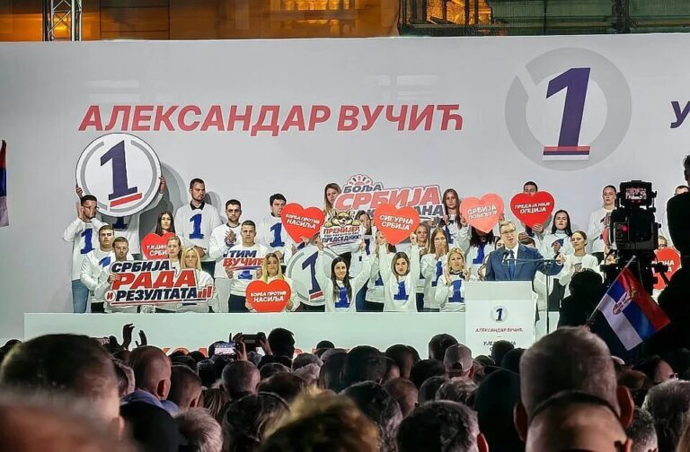 Robert Fico i Aleksandar Vučić na predizbornom skupu SNS-a u Novom Sadu