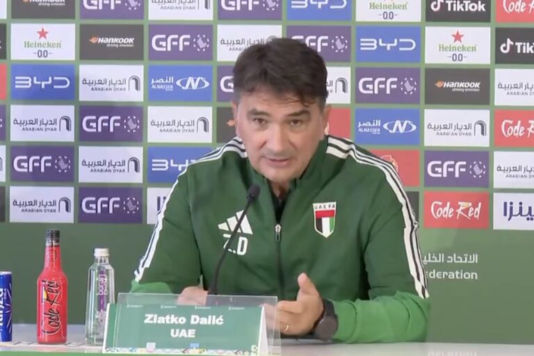 Zlatko Dalić tokom priprema reprezentacije UAE-a za finale Gulf Cupa