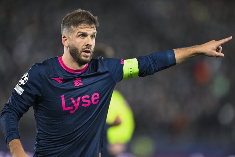 Zlatko Tripić tokom utakmice Vikinga i Bayerna